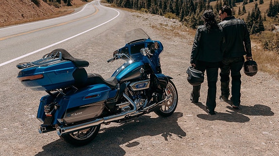 Harley-Davidson CVO Street Glide Limited 121" 2 of 4