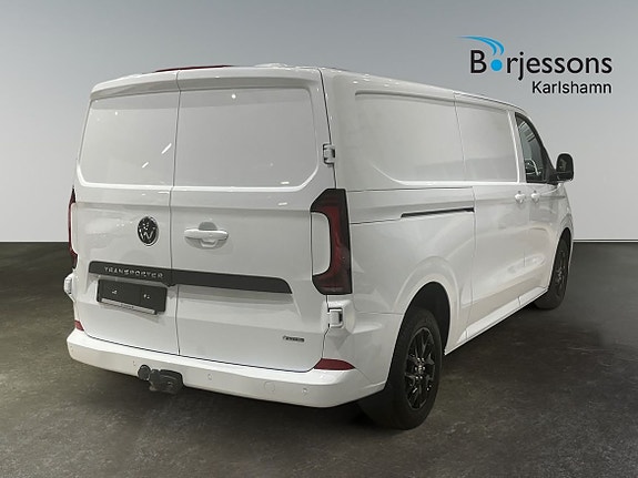 Volkswagen Transporter 3 of 5