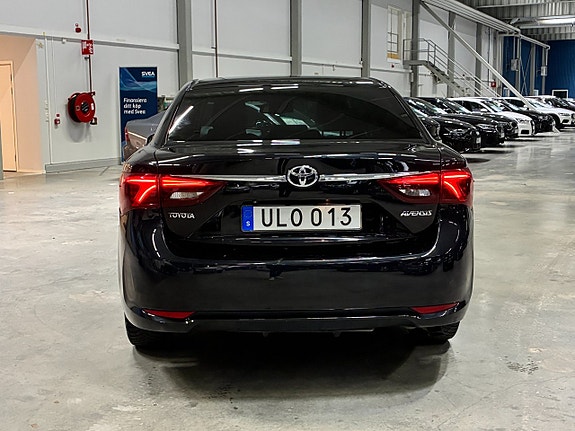 Toyota Avensis 5 of 5