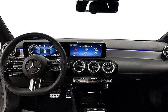 Mercedes-Benz A250 e 8 of 14