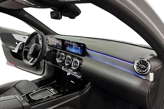 Mercedes-Benz A250 e 9 of 14