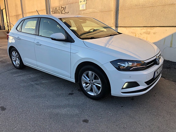 Volkswagen Polo 2 of 5
