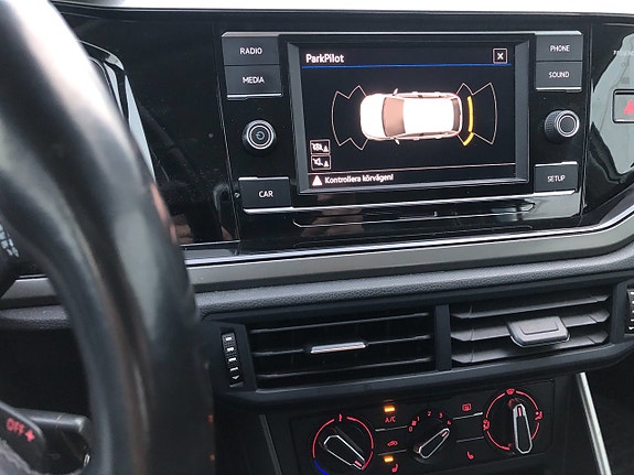 Volkswagen Polo 16 of 21