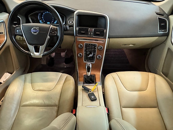 Volvo XC60 12 of 29