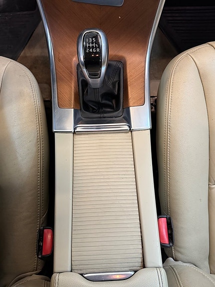 Volvo XC60 17 of 29