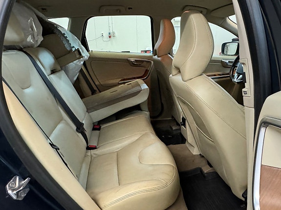 Volvo XC60 16 of 29