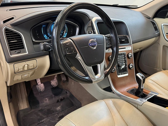 Volvo XC60 10 of 29