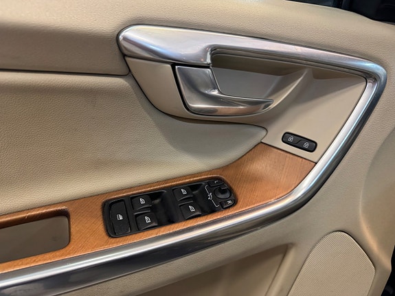 Volvo XC60 19 of 29