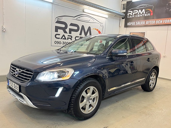 Volvo XC60 2 of 29
