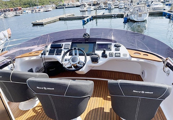 Nord West 420 Flybridge 2 of 5