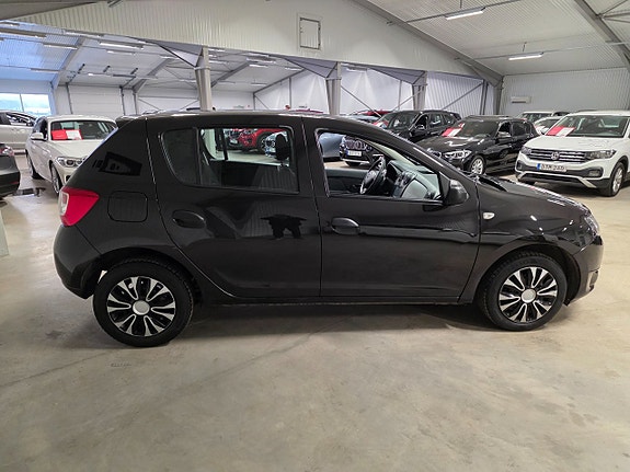 Dacia Sandero 3 of 5