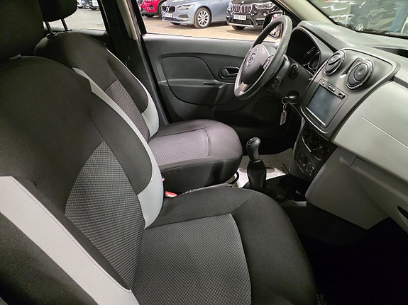 Dacia Sandero 7 of 10
