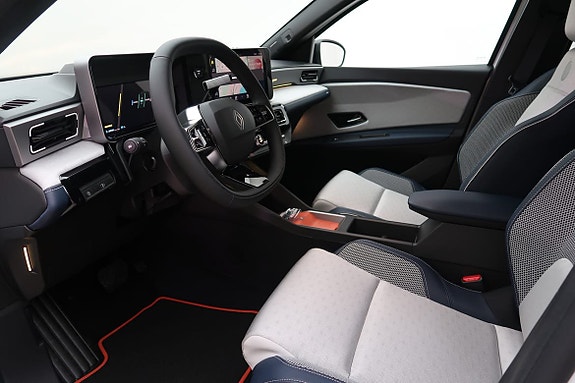 Renault 5 E-Tech 4 of 5