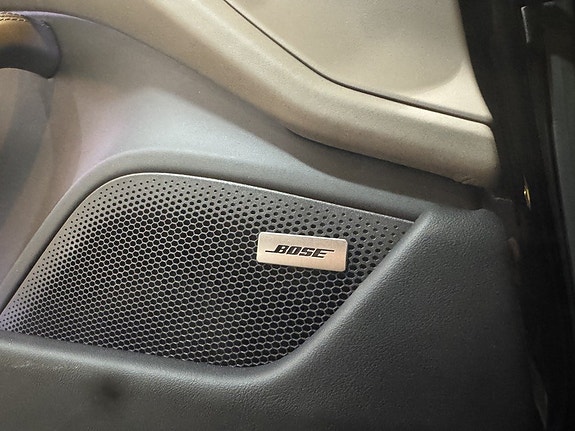 Porsche Taycan 25 of 30