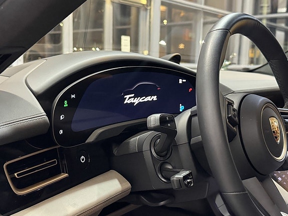 Porsche Taycan 7 of 30