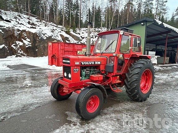 Traktor VOLVO-BM T 700