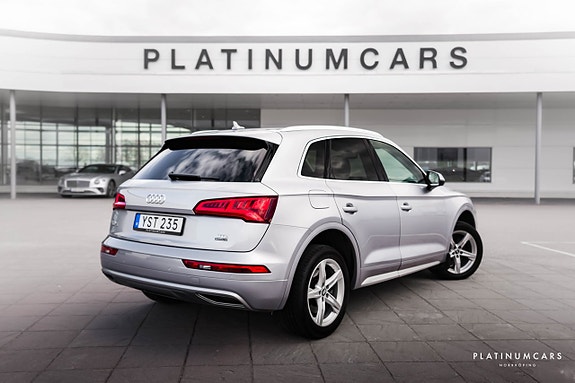 Audi Q5 2 of 5