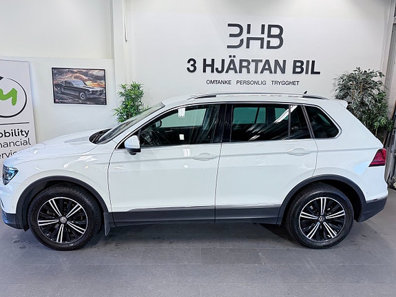 Volkswagen Tiguan 2 of 5