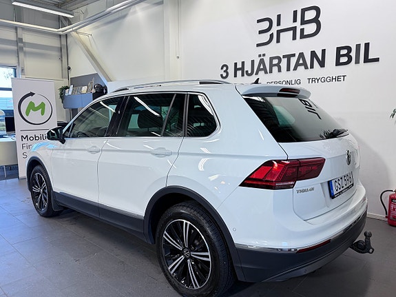 Volkswagen Tiguan 3 of 5