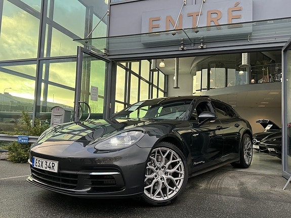 Porsche Panamera 4 2 of 5