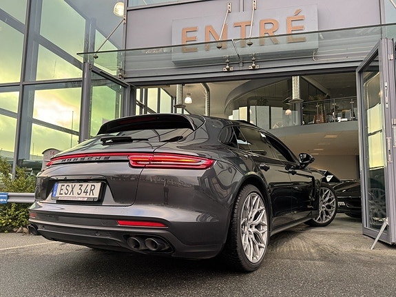 Porsche Panamera 4 3 of 5