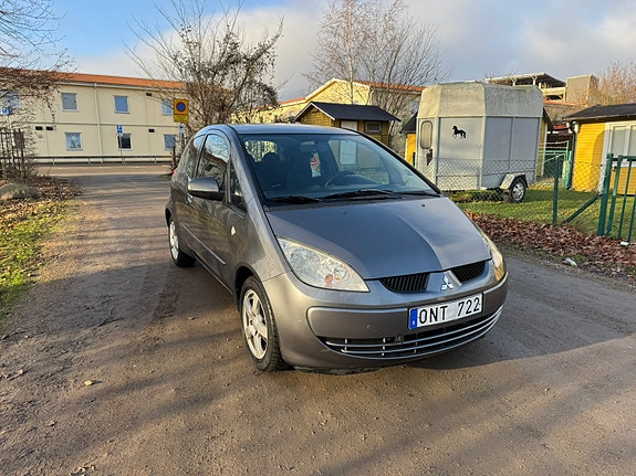 Mitsubishi Colt 2 of 5