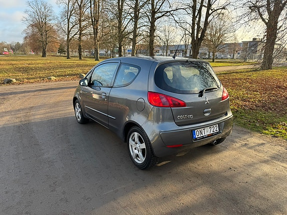 Mitsubishi Colt 4 of 5