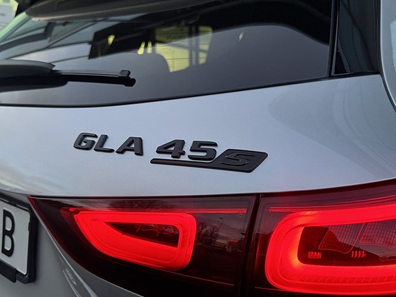 Mercedes-Benz GLA-Klass 22 of 27