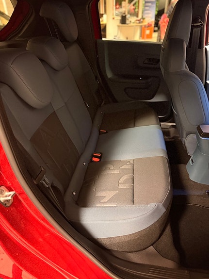 Fiat Grande Panda E 8 of 18