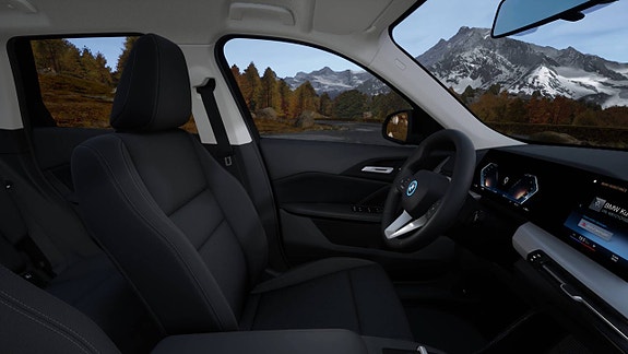 BMW iX1 7 of 8
