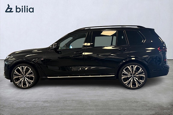 BMW X7 3 of 5