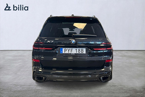 BMW X7 4 of 5