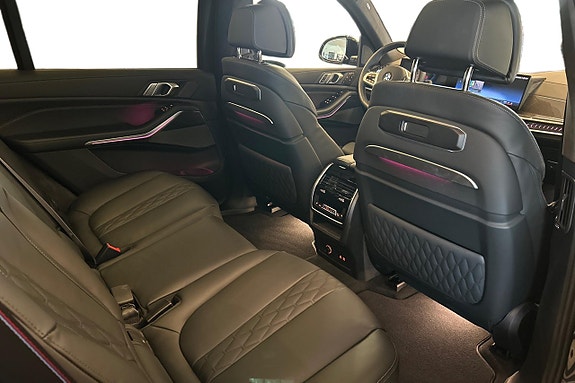 BMW X7 7 of 19