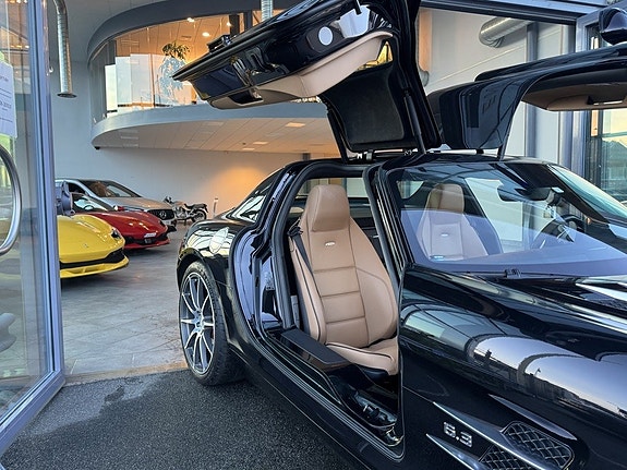 Mercedes-Benz SLS 11 of 27