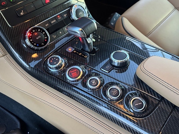 Mercedes-Benz SLS 18 of 27