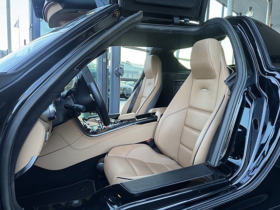 Mercedes-Benz SLS 13 of 27