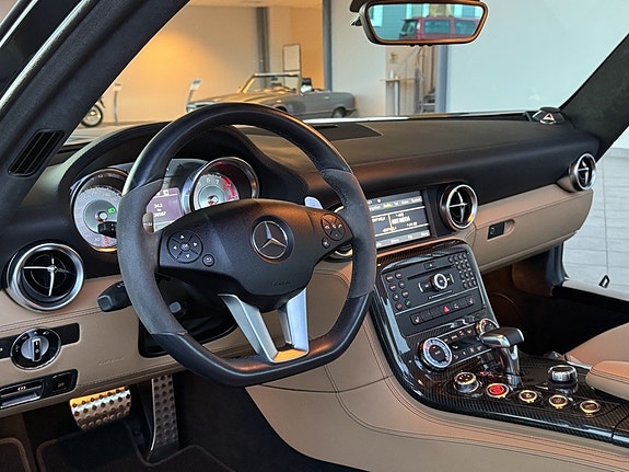Mercedes-Benz SLS 17 of 27