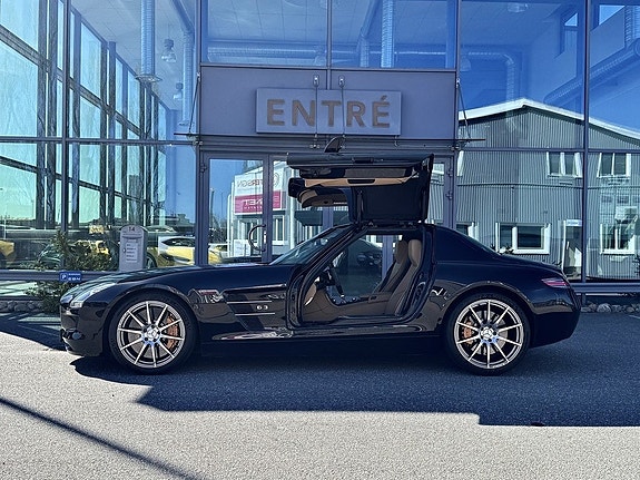 Mercedes-Benz SLS