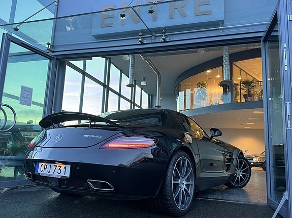 Mercedes-Benz SLS 6 of 27