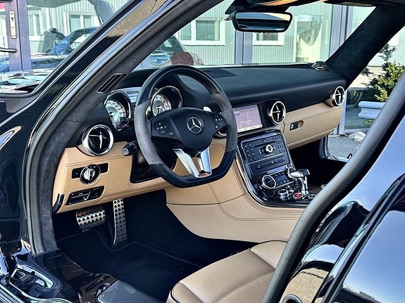Mercedes-Benz SLS 9 of 27