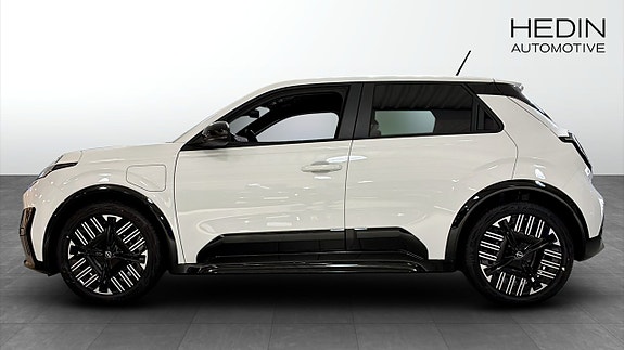 Nissan Micra 6 of 12