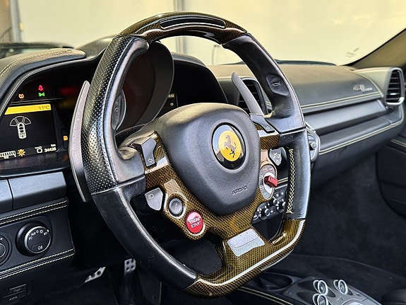Ferrari 458 Spider 16 of 21