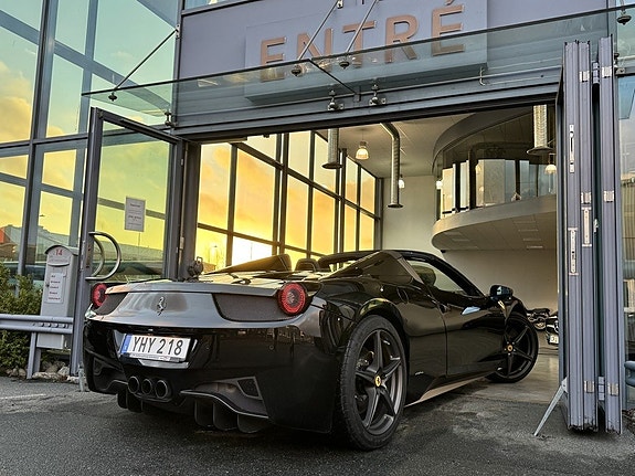 Ferrari 458 Spider 5 of 21