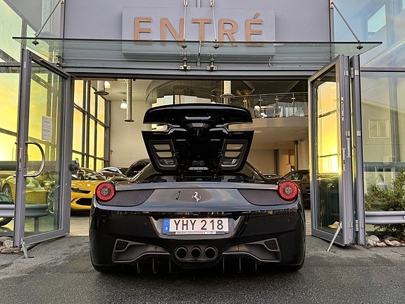 Ferrari 458 Spider 7 of 21