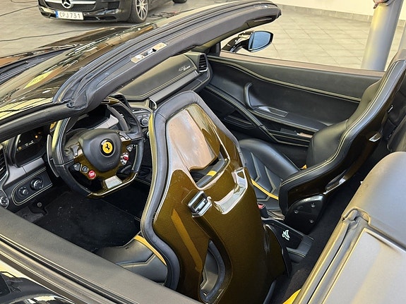 Ferrari 458 Spider 8 of 21