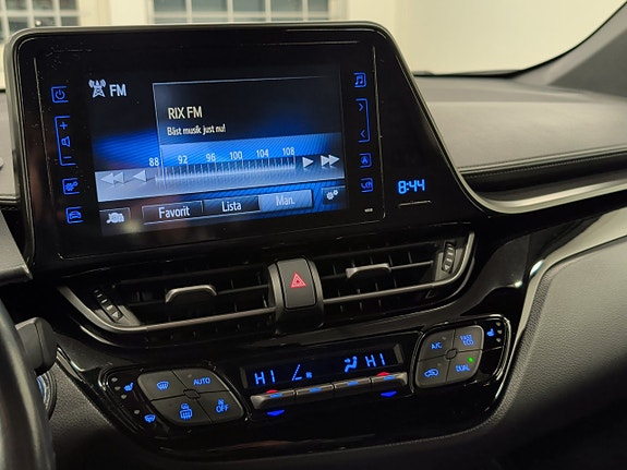 Toyota C-HR 21 of 27
