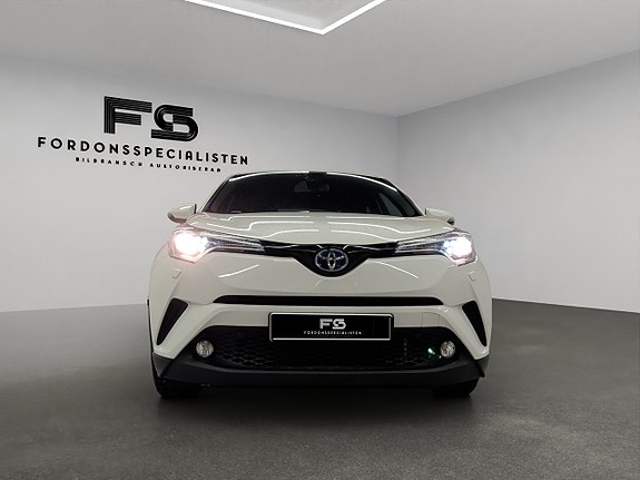 Toyota C-HR 10 of 27