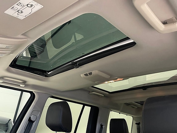 Land Rover Discovery 4 23 of 28
