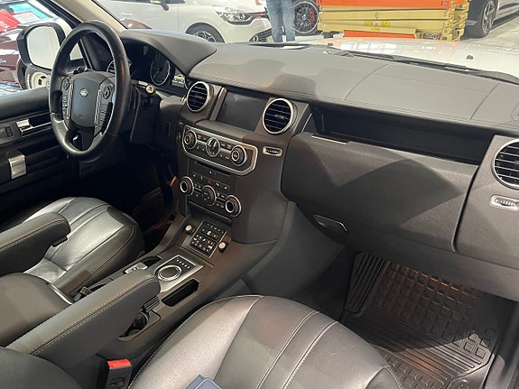 Land Rover Discovery 4 26 of 28