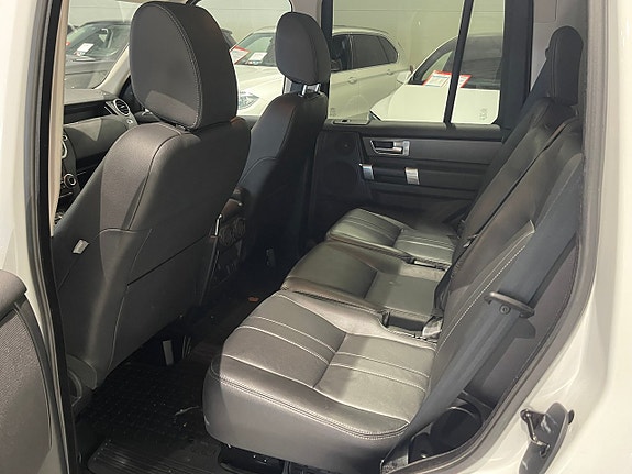 Land Rover Discovery 4 20 of 28